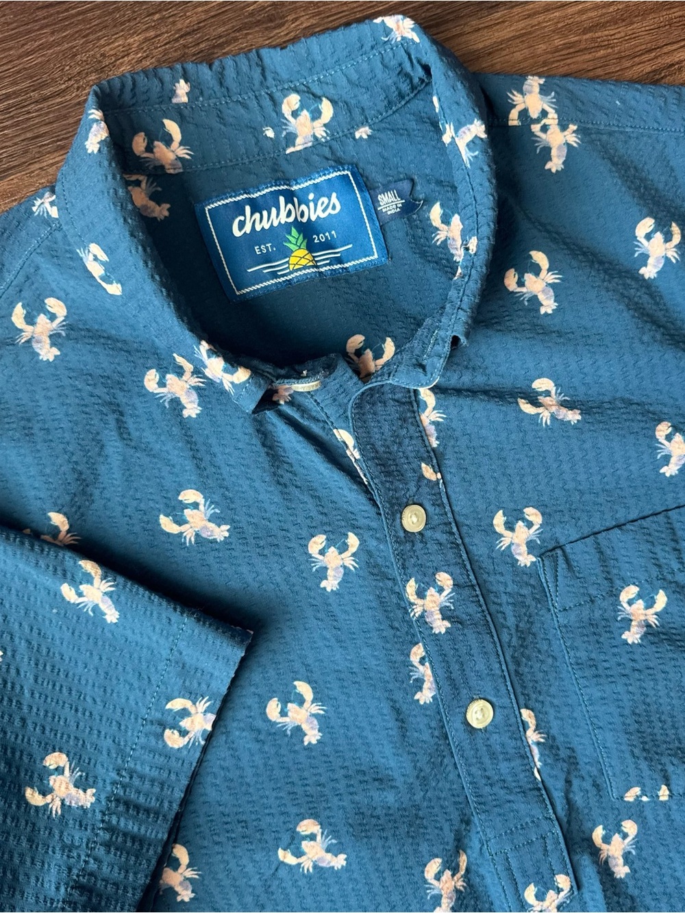 Chubbies Shirt Seersucker Lobster Print Mens Small Blue Pink Short Sleeve Polo